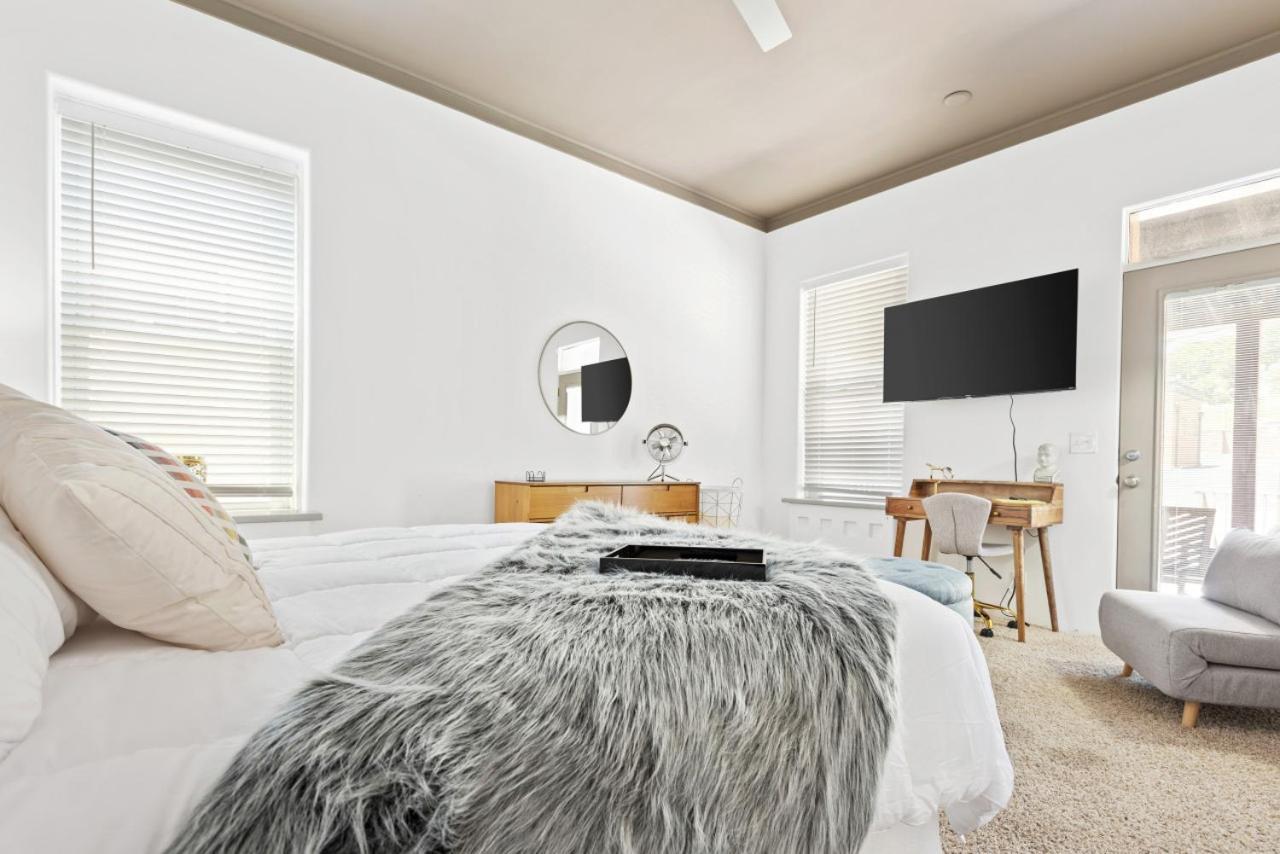115 N Main Huge 2 Bedroom Unit On Main Street Saint Charles Kültér fotó